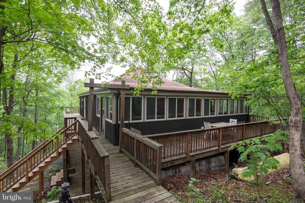 272 FRITZEL, Basye, VA 22810