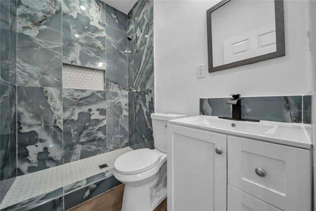 2406 Naoma Street, Dallas, TX 75241