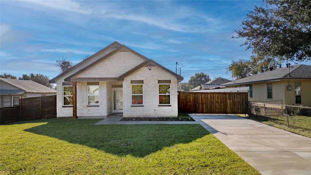 2406 Naoma Street, Dallas, TX 75241