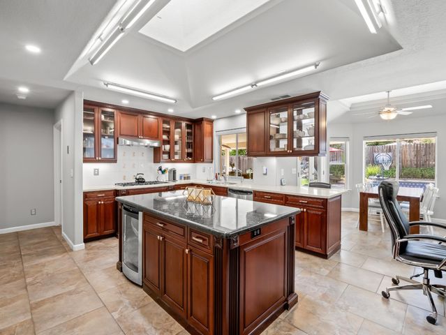 9377 N Saint Martin Drive, Fresno, CA 93720