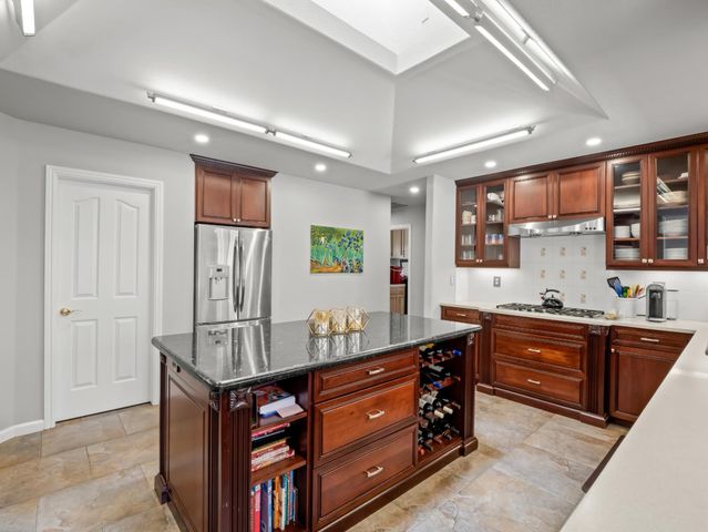 9377 N Saint Martin Drive, Fresno, CA 93720