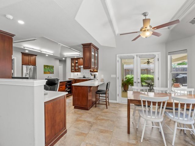 9377 N Saint Martin Drive, Fresno, CA 93720