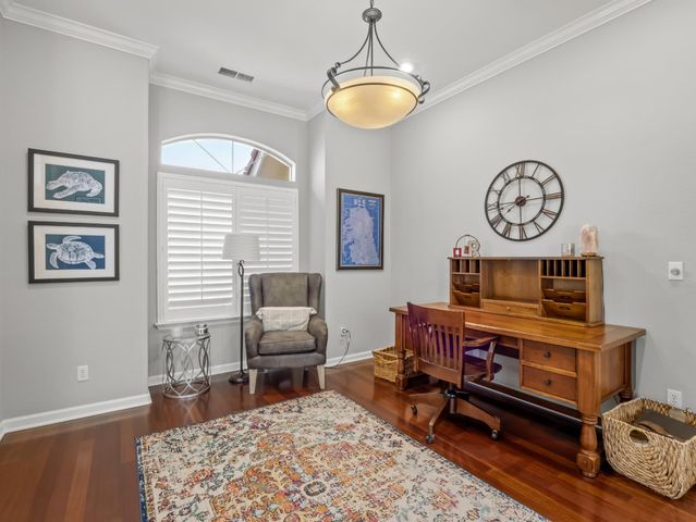 9377 N Saint Martin Drive, Fresno, CA 93720