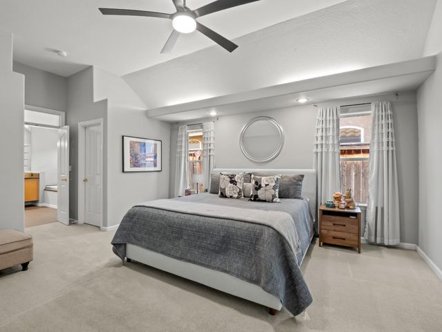 9377 N Saint Martin Drive, Fresno, CA 93720