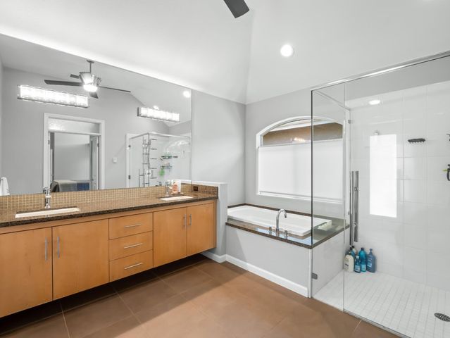 9377 N Saint Martin Drive, Fresno, CA 93720