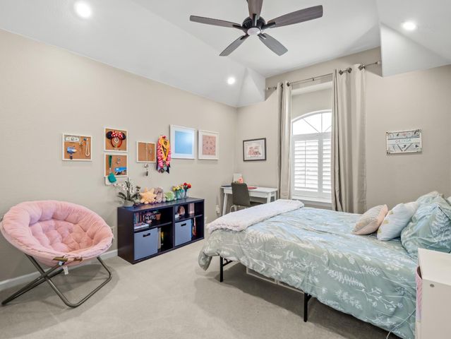 9377 N Saint Martin Drive, Fresno, CA 93720