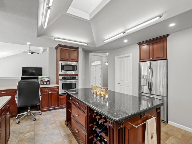 9377 N Saint Martin Drive, Fresno, CA 93720