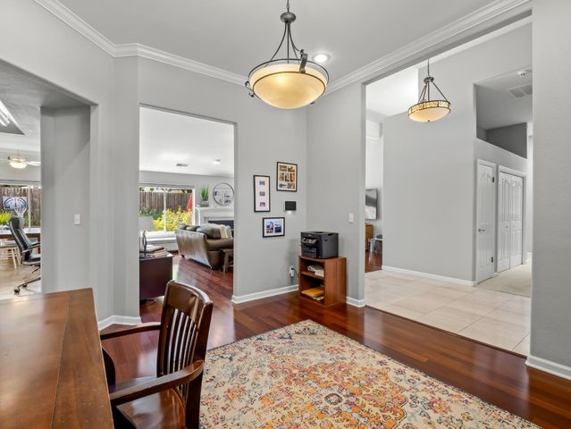 9377 N Saint Martin Drive, Fresno, CA 93720