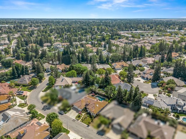 9377 N Saint Martin Drive, Fresno, CA 93720