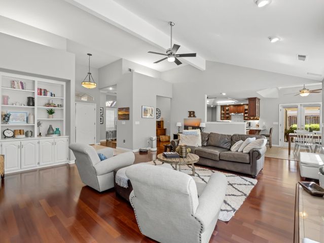 9377 N Saint Martin Drive, Fresno, CA 93720