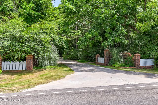 450 Berry Lane SW, Supply, NC 28462