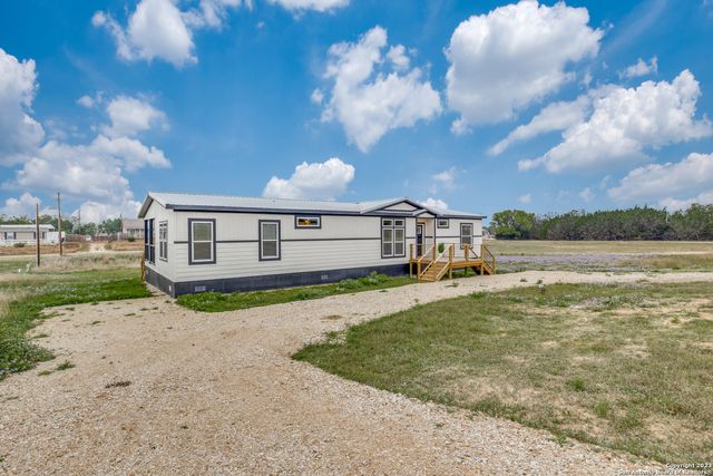 569 PR 1520, Bandera, TX 78003