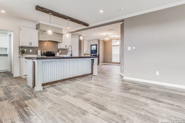 569 PR 1520, Bandera, TX 78003