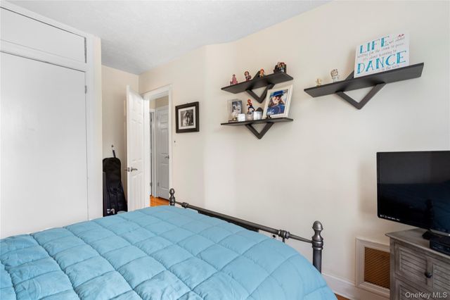 7-14 160th Street, Whitestone, NY 11357