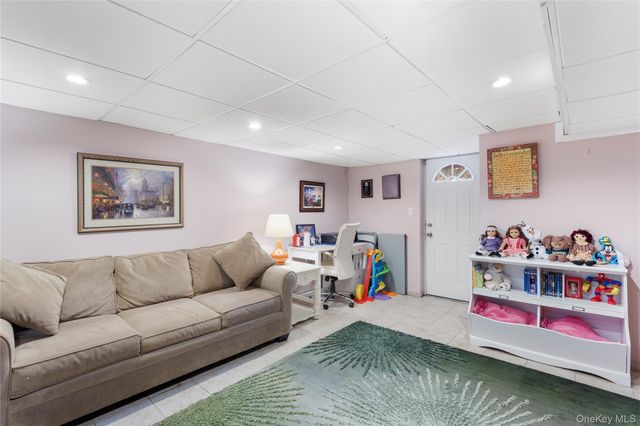 7-14 160th Street, Whitestone, NY 11357