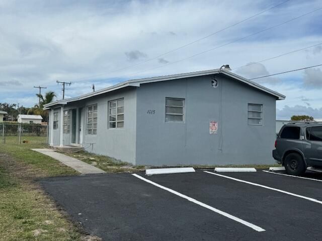 1015 AVENUE I 1, Riviera Beach, FL 33404