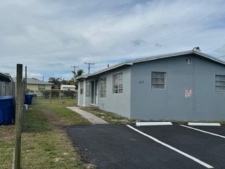 1015 AVENUE I 1, Riviera Beach, FL 33404