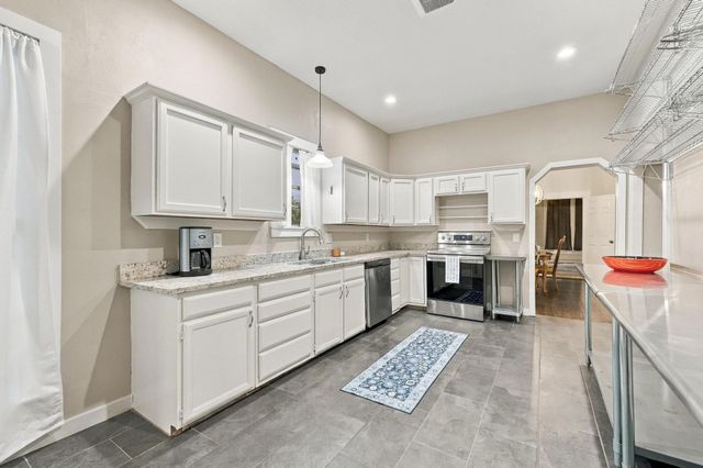 806 W Gandy Street, Denison, TX 75020