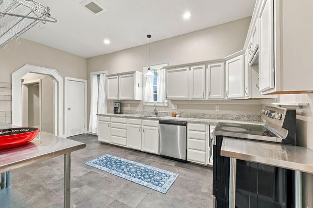 806 W Gandy Street, Denison, TX 75020
