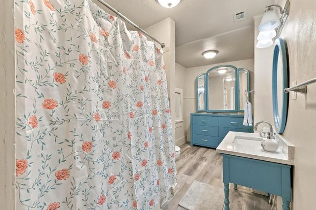 806 W Gandy Street, Denison, TX 75020