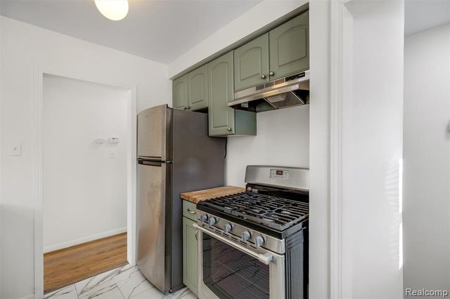 23754 Lambrecht Avenue, Eastpointe, MI 48021