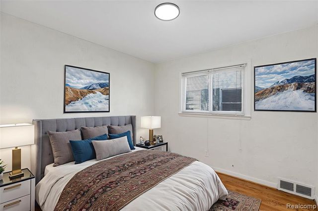 23754 Lambrecht Avenue, Eastpointe, MI 48021