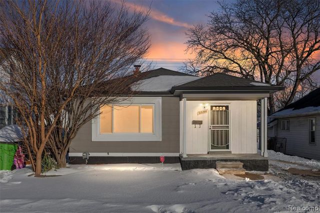 23754 Lambrecht Avenue, Eastpointe, MI 48021