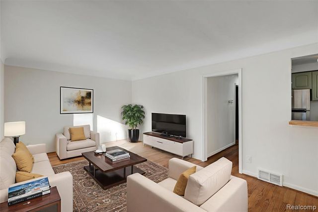 23754 Lambrecht Avenue, Eastpointe, MI 48021