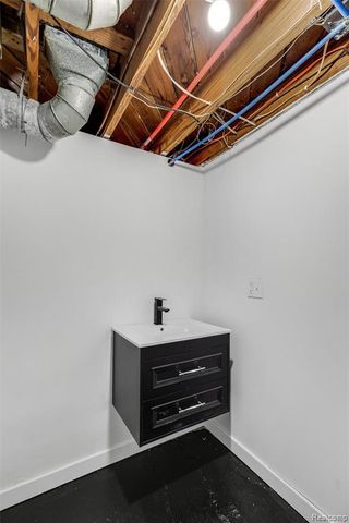 23754 Lambrecht Avenue, Eastpointe, MI 48021