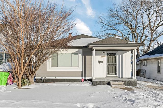 23754 Lambrecht Avenue, Eastpointe, MI 48021