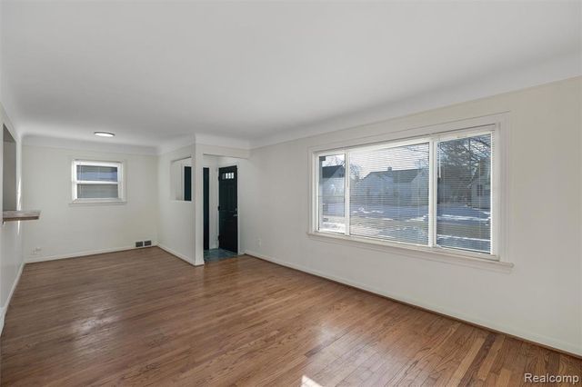 23754 Lambrecht Avenue, Eastpointe, MI 48021