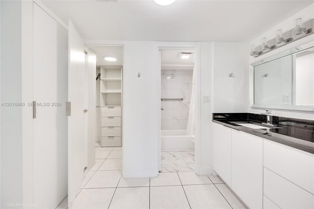 100 Bayview Dr 1231, Sunny Isles Beach, FL 33160
