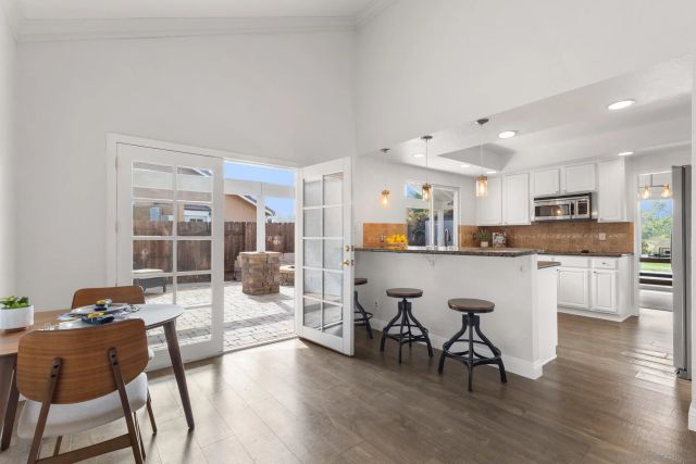 761 Rocking Horse Rd, Vista, CA 92081