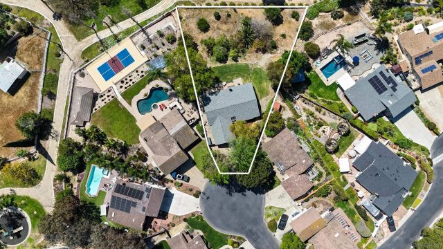 761 Rocking Horse Rd, Vista, CA 92081