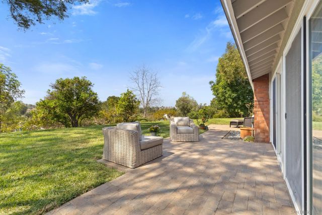 761 Rocking Horse Rd, Vista, CA 92081