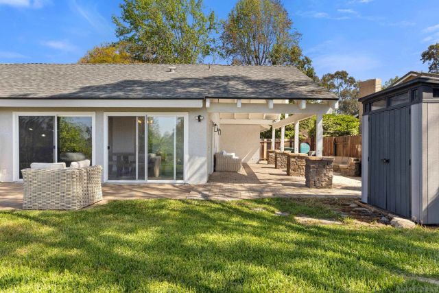 761 Rocking Horse Rd, Vista, CA 92081