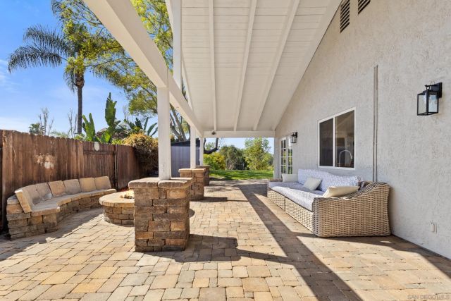 761 Rocking Horse Rd, Vista, CA 92081