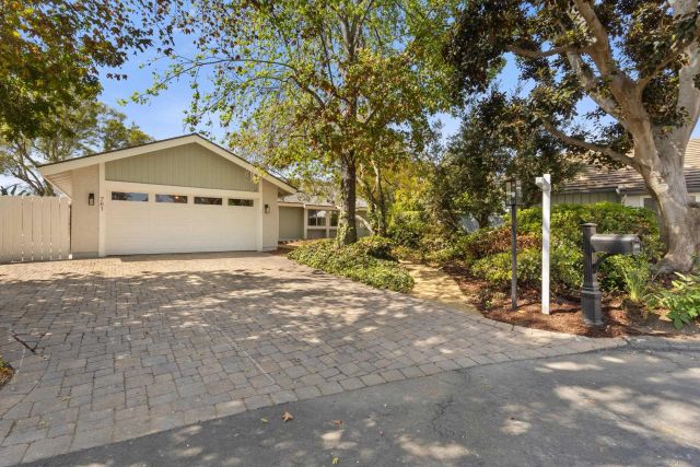 761 Rocking Horse Rd, Vista, CA 92081