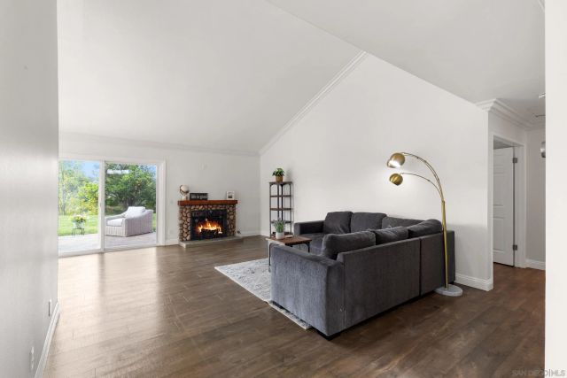 761 Rocking Horse Rd, Vista, CA 92081