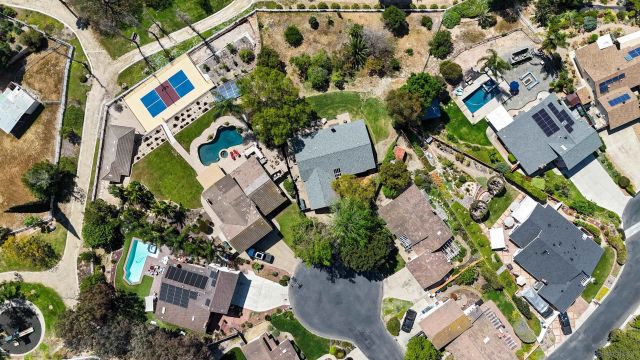 761 Rocking Horse Rd, Vista, CA 92081
