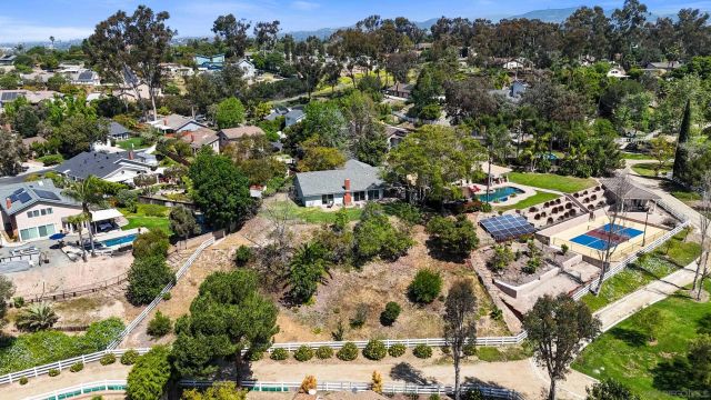 761 Rocking Horse Rd, Vista, CA 92081