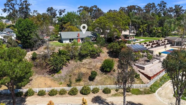 761 Rocking Horse Rd, Vista, CA 92081