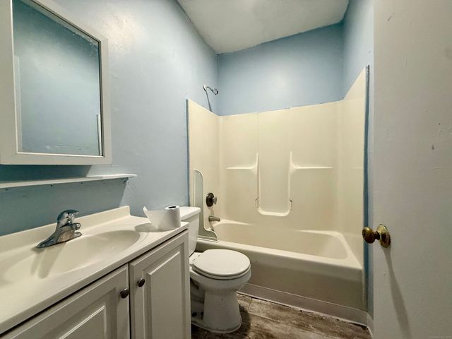 132 Locust Street 4, Waterbury, CT 06704