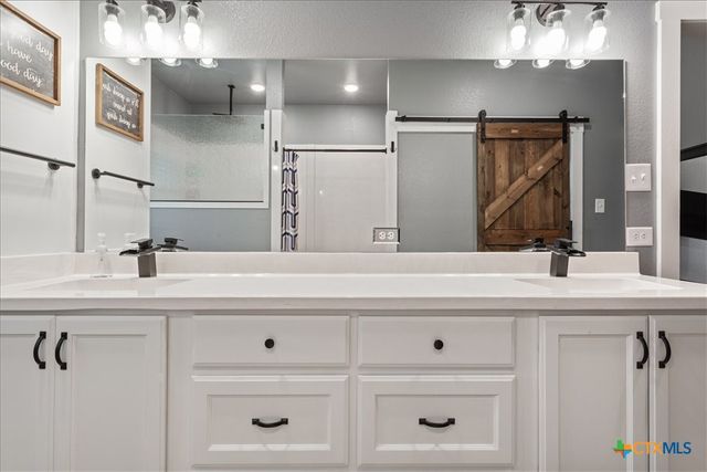 639 County Road 101, Rogers, TX 76569