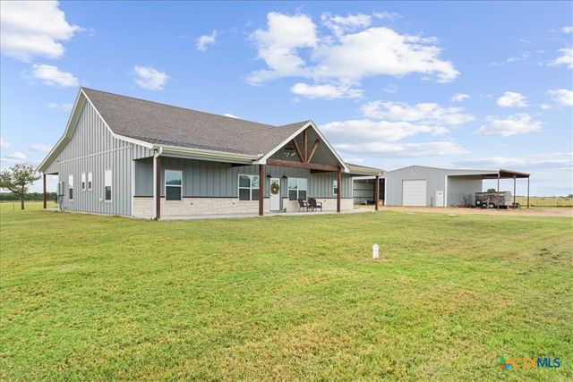 639 County Road 101, Rogers, TX 76569
