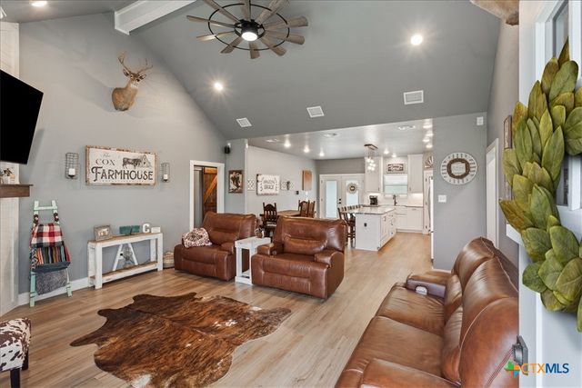 639 County Road 101, Rogers, TX 76569