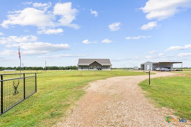 639 County Road 101, Rogers, TX 76569
