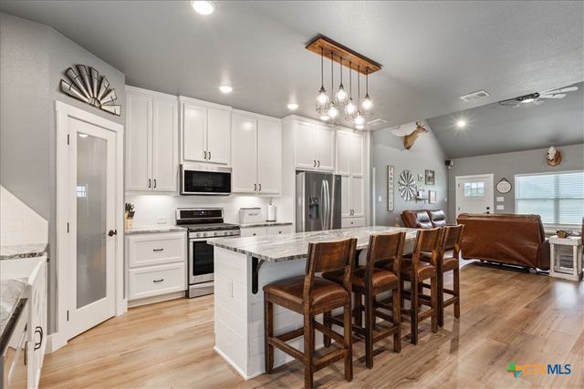 639 County Road 101, Rogers, TX 76569