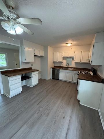 10710 Newton Avenue, Kansas City, MO 64134