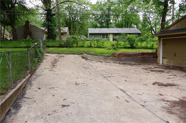 10710 Newton Avenue, Kansas City, MO 64134